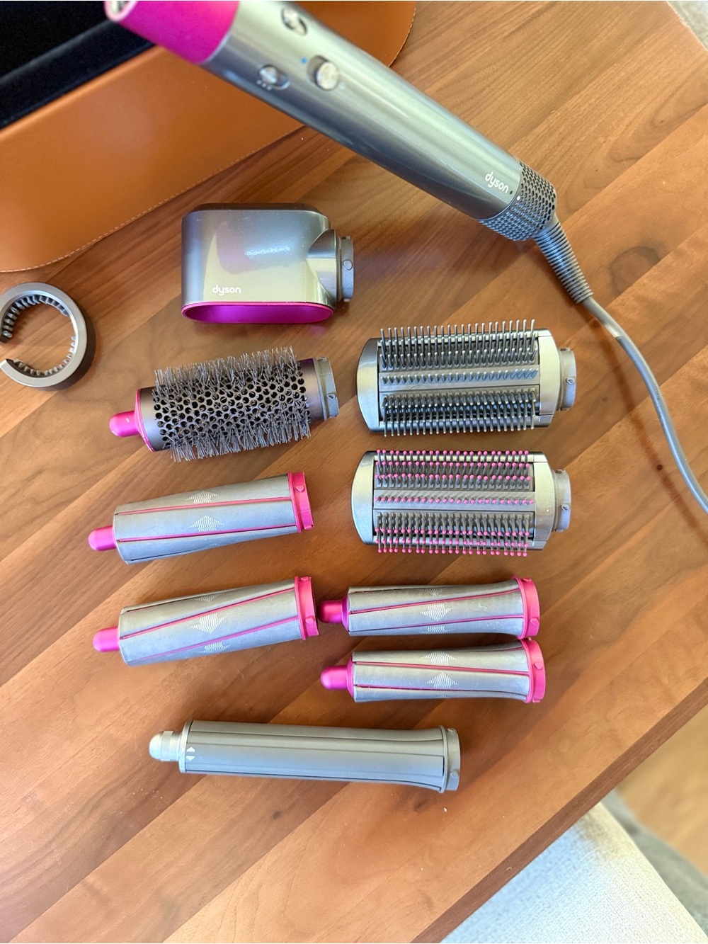 Dyson Airwrap - Complete Multi Styler Nickel & Fuschia with Leather Case - Picture 4 of 14